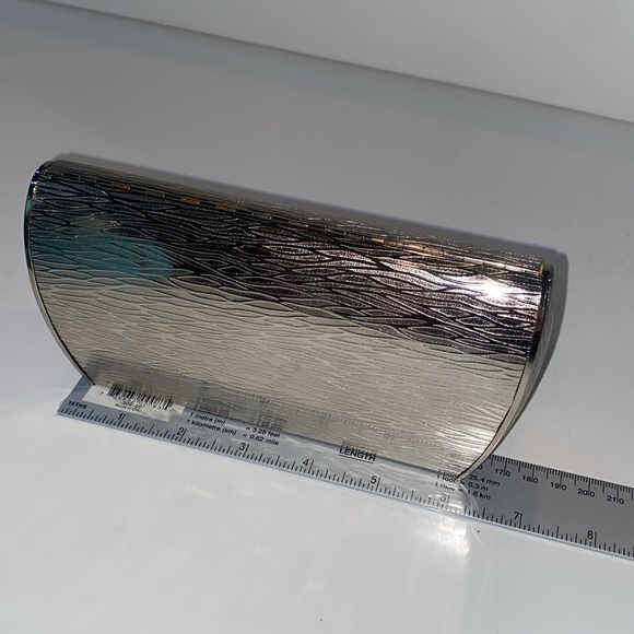 Vintage Poeter / Romo Italy silver metal textured hard shell clutch purse - Picture 4 of 16